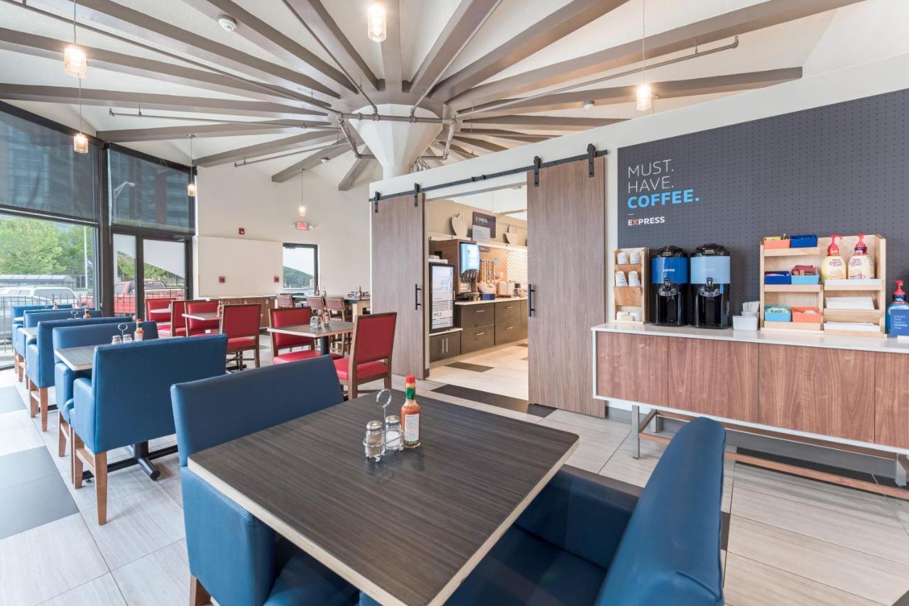 Holiday Inn Express - Columbus Downtown By Ihg Esterno foto