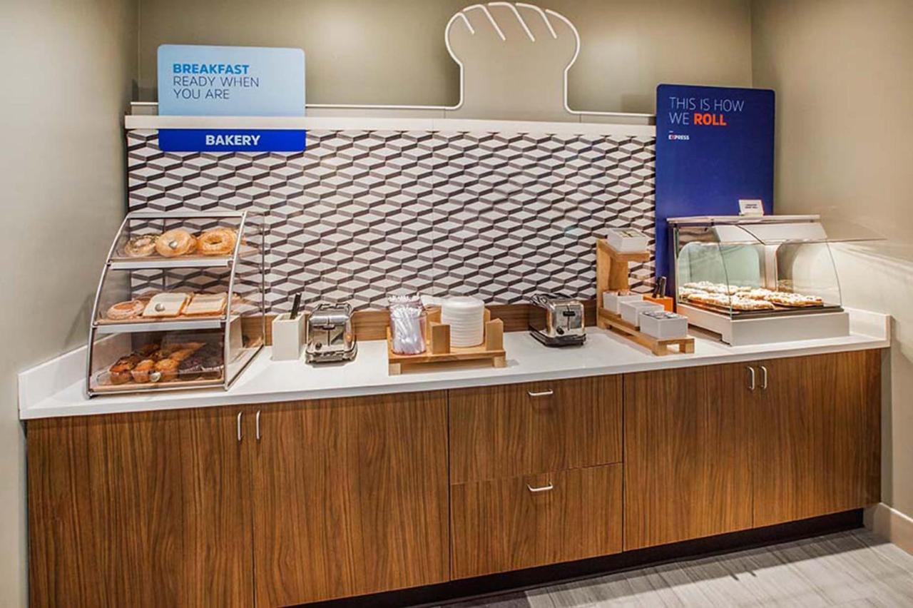 Holiday Inn Express - Columbus Downtown By Ihg Esterno foto